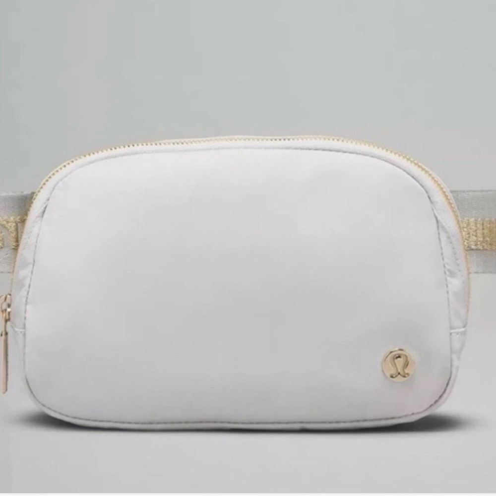 Lululemon Vapor/White/Gold Crossbody Bag LIMITED ADDITION